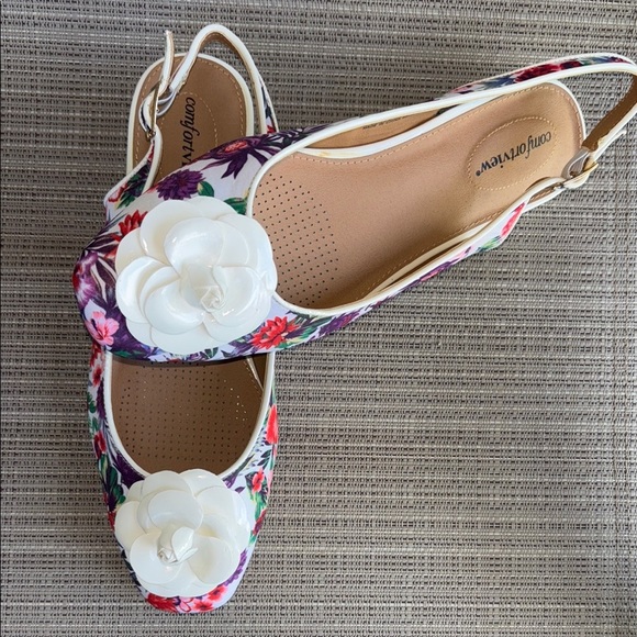 Comfortview Floral Slingback Flats - Red, Purple, White - Picture 11 of 17
